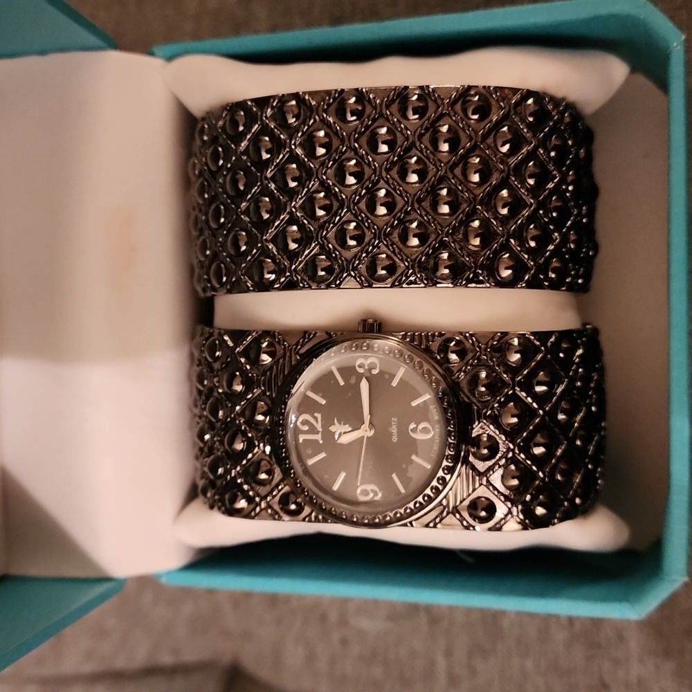 CATO Silver Tone Rhinestone Cuff Watch women’s and bracelet